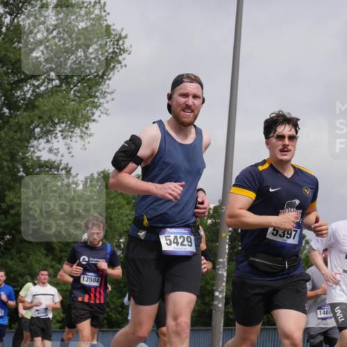 29.06.2025 - hella hamburg halbmarathon Luisa Fischer http://msf.ph/oto/8441691 29.06.2025 10:22:50 Kennedybrücke 4570, 4562, 13984, 5429, 10, 75, 5397, 1480, 14428, 6939, 2405, 2795, 2918, 2993, 2995, 3446, 3631, 4562, 4570, 4979, 5035, 5397, 5429, 6939, 7248, 7249, 7836, 8427, 8537, 10349, 10594 meine-sportfotos.de