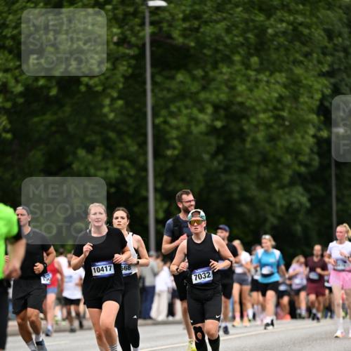 29.06.2025 - hella hamburg halbmarathon Dr. Thomas Lammeyer http://msf.ph/oto/8441707 29.06.2025 10:57:16 Kennedybrücke 2420, 2983, 2988, 3227, 3787, 4595, 6135, 6604, 7032, 7511, 7690, 7735, 7871, 9340, 10080, 10417, 10568, 10879, 10884, 10981 meine-sportfotos.de