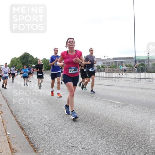 29.06.2025 - hella hamburg halbmarathon Lena Gebhardt http://msf.ph/oto/8441728 29.06.2025 10:29:29 Lombardsbrücke 18414, 1230, 146, 8048, 17496, 1063, 1230, 1661, 2688, 3179, 3311, 3524, 4349, 4373, 4395, 4982, 5350, 6285, 6345, 6725, 7169, 7449, 7517, 7832, 8048, 8812, 9714, 9937, 10198, 10322, 10641, 10808, 10996, 11249, 11269, 11444, 11634, 11792, 11803, 11989, 12086, 12099, 12216, 12227, 12404, 12958, 13090, 13382, 13810, 14644, 15952, 15955, 16306, 16659, 16662, 16673, 16676, 17496, 17945, 18298, 18299, 18385, 18414 meine-sportfotos.de