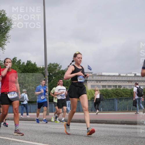 29.06.2025 - hella hamburg halbmarathon Luisa Fischer http://msf.ph/oto/8441734 29.06.2025 10:22:53 Kennedybrücke 3631, 7647, 4570, 4562, 18417, 13984, 2795, 2918, 3631, 4562, 4570, 4979, 5035, 5251, 5397, 5429, 5878, 6796, 6797, 6872, 6939, 7248, 7249, 7647, 7836, 10349, 10594 meine-sportfotos.de