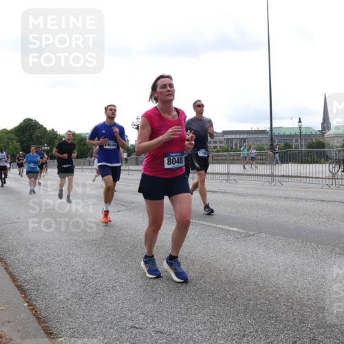 29.06.2025 - hella hamburg halbmarathon Lena Gebhardt http://msf.ph/oto/8441746 29.06.2025 10:29:29 Lombardsbrücke 14644, 8048, 17496, 1063, 1230, 1661, 2688, 3179, 3311, 3524, 4349, 4373, 4395, 4982, 5350, 6285, 6345, 6725, 7169, 7449, 7517, 7832, 8048, 8812, 9714, 9937, 10198, 10322, 10641, 10808, 10996, 11249, 11269, 11444, 11634, 11792, 11803, 11989, 12086, 12099, 12216, 12227, 12404, 12958, 13090, 13382, 13810, 14644, 15952, 15955, 16306, 16659, 16662, 16673, 16676, 17496, 17945, 18298, 18299, 18385, 18414 meine-sportfotos.de