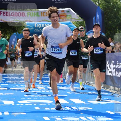 29.06.2025 - hella hamburg halbmarathon Strokosch-Dieckow http://msf.ph/oto/8441786 29.06.2025 10:40:30 Ziel 1912, 6649, 7284, 8966, 10978, 11767, 12365, 12540, 14924, 15015, 15164, 15247, 15542, 17214, 17245, 17724, 18192 meine-sportfotos.de