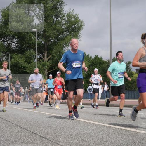 29.06.2025 - hella hamburg halbmarathon Luisa Fischer http://msf.ph/oto/8441816 29.06.2025 10:23:05 Kennedybrücke 6444, 15323, 11999, 26, 16322, 16886, 14054, 1712, 1145, 3278, 3678, 4539, 4614, 5123, 5251, 5556, 5834, 5849, 6444, 6797, 6872, 6874, 7137, 7647, 7744, 7917, 10622 meine-sportfotos.de