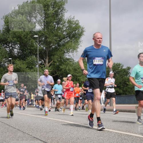 29.06.2025 - hella hamburg halbmarathon Luisa Fischer http://msf.ph/oto/8441818 29.06.2025 10:23:06 Kennedybrücke 11028, 5123, 6444, 5849, 1532, 11999, 174, 7917, 16886, 17714, 1145, 3278, 3678, 4539, 4614, 5123, 5556, 5834, 5849, 6444, 6874, 7137, 7744, 7917, 10622 meine-sportfotos.de