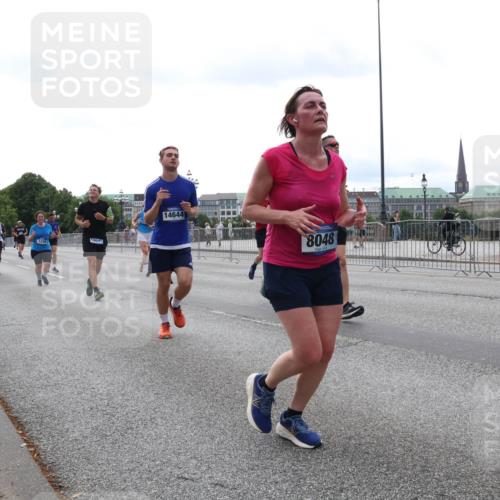 29.06.2025 - hella hamburg halbmarathon Lena Gebhardt http://msf.ph/oto/8441819 29.06.2025 10:29:30 Lombardsbrücke 18414, 1230, 10641, 14644, 8048, 1063, 1230, 1661, 2688, 3179, 3311, 3524, 4349, 4373, 4395, 5350, 6285, 6345, 6725, 7449, 7517, 7832, 8048, 8812, 9714, 9937, 10198, 10322, 10641, 10808, 10996, 11249, 11269, 11376, 11444, 11634, 11792, 11803, 11989, 12086, 12099, 12216, 12227, 12404, 12958, 13090, 13382, 13810, 14644, 15952, 15955, 16306, 16659, 16662, 16673, 16676, 17496, 17945, 18298, 18299, 18385, 18414 meine-sportfotos.de