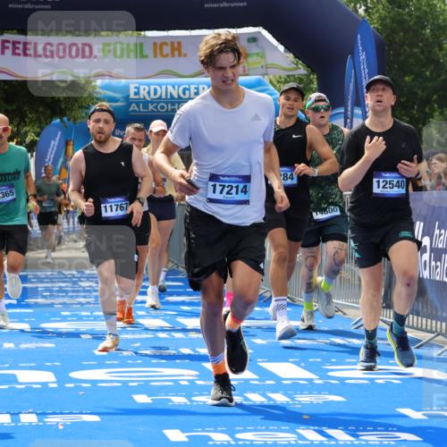 29.06.2025 - hella hamburg halbmarathon Strokosch-Dieckow http://msf.ph/oto/8441838 29.06.2025 10:40:31 Ziel 1912, 4843, 6649, 7284, 8966, 10978, 11767, 12365, 12540, 12865, 14820, 14924, 15015, 15164, 15247, 15542, 17214, 17724, 18192, 18399 meine-sportfotos.de
