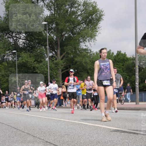 29.06.2025 - hella hamburg halbmarathon Luisa Fischer http://msf.ph/oto/8441913 29.06.2025 10:23:14 Kennedybrücke 18698, 7, 17853, 1115, 18322, 13619, 18002, 2025, 235, 1110, 1115, 2357, 3278, 3678, 4539, 4585, 4614, 4737, 4739, 5849, 7744, 8387, 9196, 9735, 10550, 10622 meine-sportfotos.de