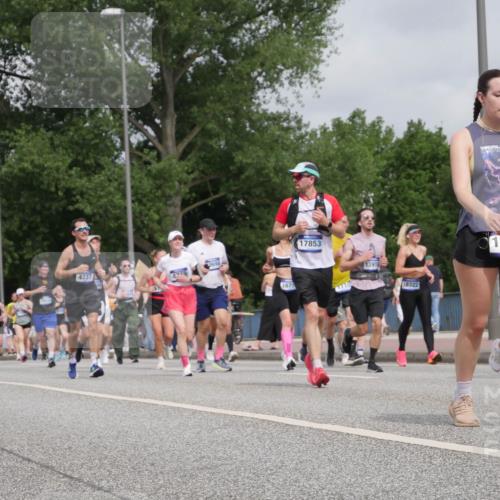 29.06.2025 - hella hamburg halbmarathon Luisa Fischer http://msf.ph/oto/8441929 29.06.2025 10:23:15 Kennedybrücke 4737, 4709, 8698, 1671, 17853, 1391, 18322, 13619, 1110, 1115, 2357, 3278, 3678, 4539, 4585, 4614, 4737, 4739, 7744, 8387, 9136, 9196, 9735, 10550, 10622 meine-sportfotos.de