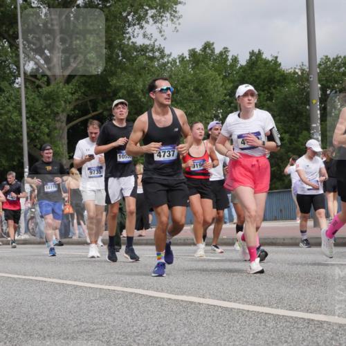 29.06.2025 - hella hamburg halbmarathon Luisa Fischer http://msf.ph/oto/8441963 29.06.2025 10:23:18 Kennedybrücke 4585, 5659, 7519, 8462, 18114, 1053, 4737, 9735, 9196, 16714, 1110, 1115, 2357, 3278, 4585, 4737, 4739, 5659, 7519, 7739, 7744, 7808, 8387, 8462, 9136, 9196, 9735, 10414, 10550 meine-sportfotos.de
