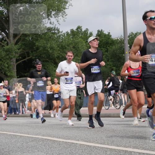 29.06.2025 - hella hamburg halbmarathon Luisa Fischer http://msf.ph/oto/8441977 29.06.2025 10:23:19 Kennedybrücke 4585, 5659, 75, 18114, 10414, 10550, 9735, 1434, 196, 4737, 1110, 1115, 2357, 4585, 4737, 4739, 5659, 7519, 7739, 7808, 8387, 8462, 9136, 9196, 9735, 10414, 10550 meine-sportfotos.de