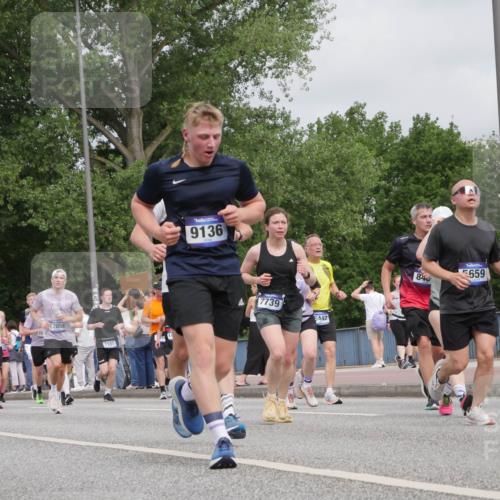 29.06.2025 - hella hamburg halbmarathon Luisa Fischer http://msf.ph/oto/8442033 29.06.2025 10:23:24 Kennedybrücke 13013, 15, 2056, 7101, 9136, 7739, 5442, 840, 5659, 1115, 1534, 4585, 4739, 5659, 5937, 7101, 7519, 7739, 7808, 8387, 8462, 8588, 9136, 9196, 9735, 10414, 10550, 10595 meine-sportfotos.de