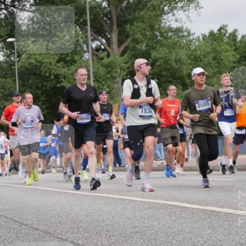 29.06.2025 - hella hamburg halbmarathon Luisa Fischer http://msf.ph/oto/8442076 29.06.2025 10:23:30 Kennedybrücke 1046, 175, 10595, 19014, 1534, 13, 8588, 11835, 2064, 13013, 1046, 1069, 1154, 1471, 1474, 1534, 3733, 4422, 5659, 5831, 5937, 7101, 7519, 7739, 8462, 8588, 10041, 10414, 10595 meine-sportfotos.de