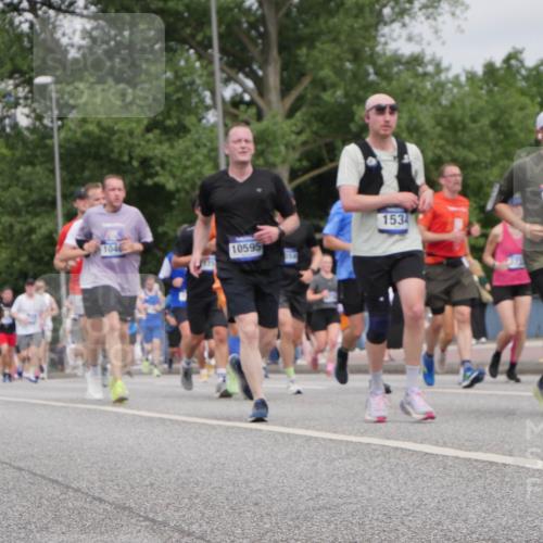 29.06.2025 - hella hamburg halbmarathon Luisa Fischer http://msf.ph/oto/8442083 29.06.2025 10:23:31 Kennedybrücke 1046, 10595, 1534, 8588, 11430, 1046, 1069, 1154, 1471, 1474, 1534, 2064, 3733, 4422, 5831, 5937, 7101, 7739, 8462, 8588, 8738, 10041, 10595 meine-sportfotos.de