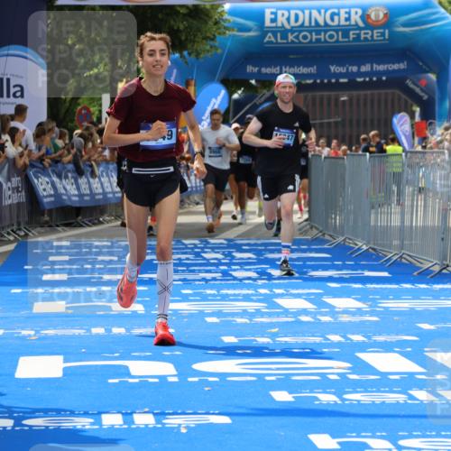 29.06.2025 - hella hamburg halbmarathon Strokosch-Dieckow http://msf.ph/oto/8442098 29.06.2025 10:40:24 Ziel 6649, 7284, 8370, 8966, 10978, 11767, 12540, 14924, 15164, 15247, 17214, 17245, 17916 meine-sportfotos.de