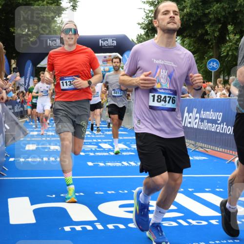 29.06.2025 - hella hamburg halbmarathon Strokosch-Dieckow http://msf.ph/oto/8442178 29.06.2025 10:49:28 Ziel 1342, 1476, 2516, 2592, 2596, 2878, 2889, 5705, 8437, 8689, 8813, 9038, 9649, 11339, 11340, 11679, 11779, 12094, 12670, 13233, 13269, 14562, 14838, 15392, 15784, 15857, 15894, 15966, 16114, 16592, 16738, 16891, 17001, 18476, 18887, 18960 meine-sportfotos.de