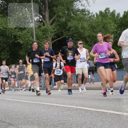 29.06.2025 - hella hamburg halbmarathon Luisa Fischer http://msf.ph/oto/8442203 29.06.2025 10:23:40 Kennedybrücke 2834, 4166, 4503, 19132, 19131, 11100, 12977, 14502, 8025, 16991, 1154, 1471, 2053, 2064, 2834, 3842, 7131, 8025, 8738, 9873, 10039, 10041, 10613, 10647, 10754 meine-sportfotos.de