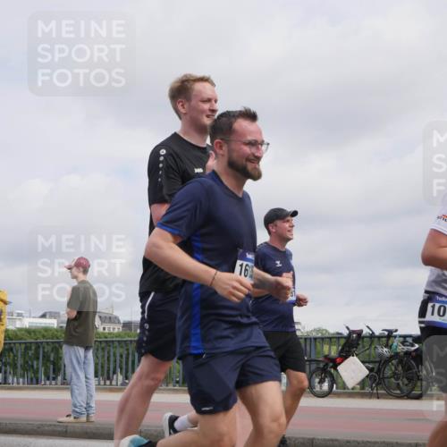 29.06.2025 - hella hamburg halbmarathon Luisa Fischer http://msf.ph/oto/8442374 29.06.2025 10:23:54 Kennedybrücke 16, 10116, 1011, 2101, 4154, 4166, 4288, 4754, 4869, 5181, 5811, 5812, 6608, 6844, 6951, 8113, 8146, 8940, 9005, 9011, 9236, 9981, 10585 meine-sportfotos.de