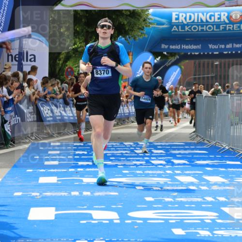 29.06.2025 - hella hamburg halbmarathon Strokosch-Dieckow http://msf.ph/oto/8442388 29.06.2025 10:40:19 Ziel 3547, 5410, 5803, 6649, 8370, 8465, 10968, 11731, 12704, 14699, 14924, 15247, 17245, 17916, 18614 meine-sportfotos.de