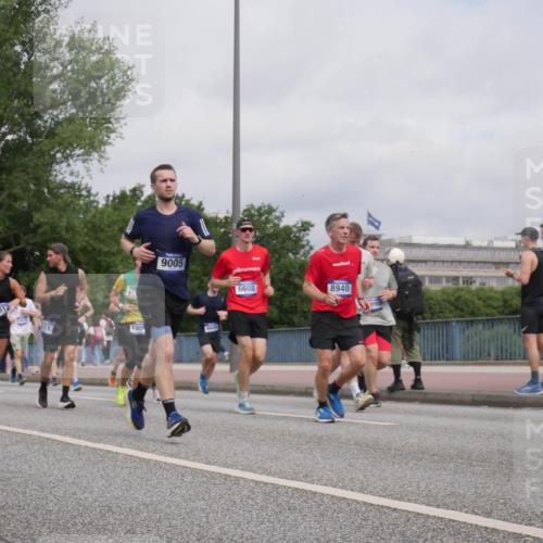 29.06.2025 - hella hamburg halbmarathon Luisa Fischer http://msf.ph/oto/8442410 29.06.2025 10:23:55 Kennedybrücke 17099, 5812, 190, 9005, 6608, 8940, 1011, 2101, 4154, 4166, 4288, 4754, 5181, 5811, 5812, 6608, 6844, 6951, 8113, 8146, 8940, 9005, 9011, 9236, 9981, 10585 meine-sportfotos.de