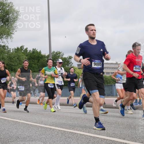 29.06.2025 - hella hamburg halbmarathon Luisa Fischer http://msf.ph/oto/8442429 29.06.2025 10:23:56 Kennedybrücke 8146, 4611, 5812, 5811, 17832, 19093, 14138, 6844, 9005, 424, 8940, 1011, 2101, 2923, 4154, 4166, 4288, 4754, 5181, 5811, 5812, 6608, 6844, 8113, 8146, 8940, 9005, 9011, 9236, 9981, 10585 meine-sportfotos.de