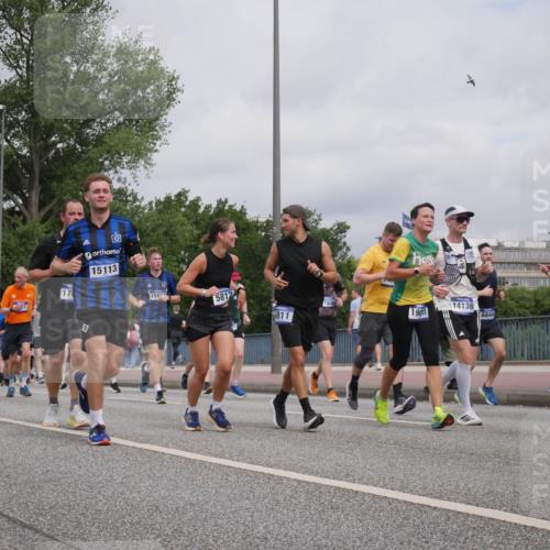 29.06.2025 - hella hamburg halbmarathon Luisa Fischer http://msf.ph/oto/8442445 29.06.2025 10:23:57 Kennedybrücke 8113, 23, 25, 18305, 17, 15113, 159, 5812, 811, 7832, 1903, 14138, 6844, 2101, 2923, 3781, 4154, 5181, 5811, 5812, 6608, 6844, 8113, 8146, 8724, 8940, 9005, 9011, 9236, 9981, 10350, 10585 meine-sportfotos.de