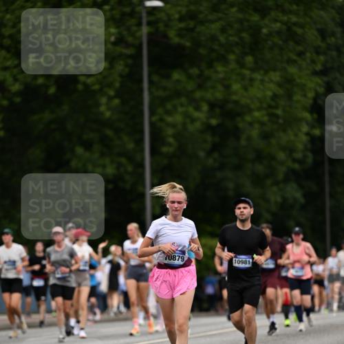 29.06.2025 - hella hamburg halbmarathon Dr. Thomas Lammeyer http://msf.ph/oto/8442493 29.06.2025 10:57:23 Kennedybrücke 2420, 2983, 2988, 3227, 4595, 6135, 6604, 7032, 7039, 7511, 7690, 7735, 7871, 9340, 9368, 10080, 10417, 10490, 10568, 10879, 10981 meine-sportfotos.de