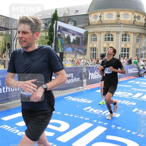 29.06.2025 - hella hamburg halbmarathon Michael Strokosch http://msf.ph/oto/8442505 29.06.2025 10:24:56 Ziel 1271, 7142, 10867, 11678, 13872, 14836, 16361, 17752 meine-sportfotos.de