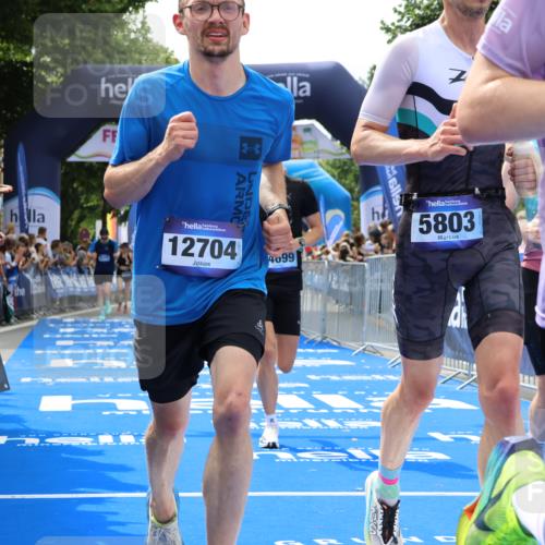 29.06.2025 - hella hamburg halbmarathon Strokosch-Dieckow http://msf.ph/oto/8442509 29.06.2025 10:40:15 Ziel 3547, 4381, 5007, 5409, 5410, 5508, 5803, 5916, 7495, 8370, 8465, 10968, 11731, 12704, 13667, 14699, 17916, 18614, 18979 meine-sportfotos.de