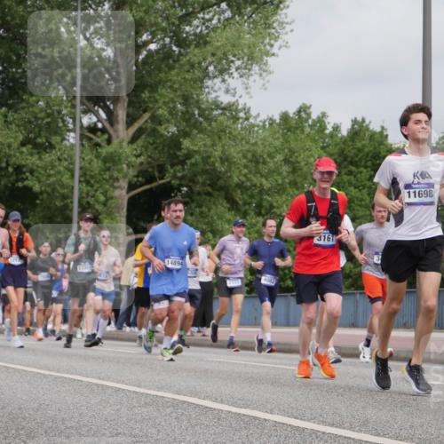 29.06.2025 - hella hamburg halbmarathon Luisa Fischer http://msf.ph/oto/8442572 29.06.2025 10:24:06 Kennedybrücke 14278, 17367, 1557, 9813, 14894, 5308, 4082, 2325, 3161, 11698, 18397, 2325, 2923, 2986, 3161, 3247, 3781, 3813, 4082, 5625, 6275, 6308, 7608, 8724, 9501, 10350, 10585, 10602 meine-sportfotos.de