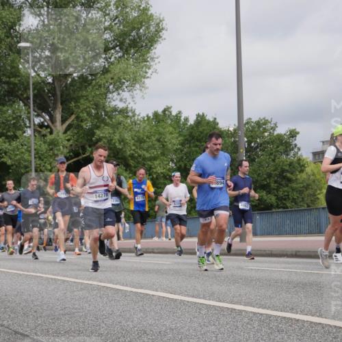 29.06.2025 - hella hamburg halbmarathon Luisa Fischer http://msf.ph/oto/8442614 29.06.2025 10:24:08 Kennedybrücke 15572, 14615, 12175, 14278, 17367, 6275, 6308, 894, 4082, 18141, 153, 1266, 2325, 2383, 2923, 2986, 3161, 3247, 3781, 3813, 4082, 4350, 5625, 6275, 6308, 7608, 8724, 9501, 10350, 10602 meine-sportfotos.de