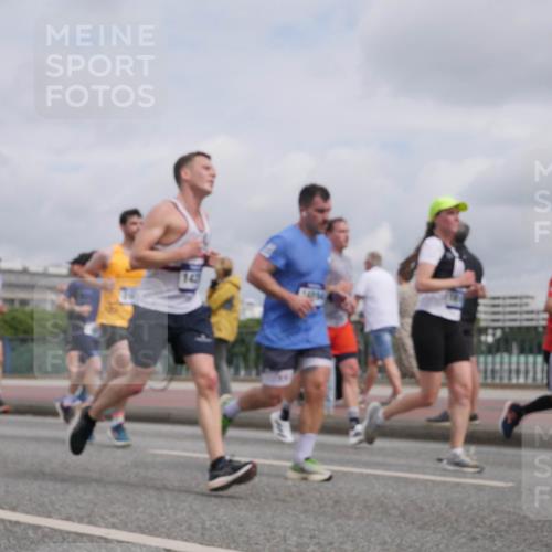29.06.2025 - hella hamburg halbmarathon Luisa Fischer http://msf.ph/oto/8442651 29.06.2025 10:24:10 Kennedybrücke 143, 1266, 2325, 2383, 2986, 3161, 3247, 3434, 3781, 3813, 4082, 4350, 5625, 6275, 6308, 7608, 8724, 9501, 10350, 10602 meine-sportfotos.de