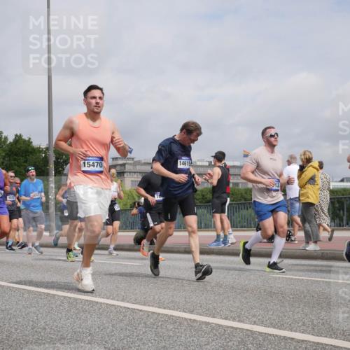 29.06.2025 - hella hamburg halbmarathon Luisa Fischer http://msf.ph/oto/8442697 29.06.2025 10:24:13 Kennedybrücke 5572, 4350, 5625, 9501, 247, 14615, 15470, 6275, 1266, 1658, 2325, 2383, 2986, 3247, 3434, 3813, 4082, 4350, 5041, 5625, 5767, 6275, 6308, 7608, 8844, 9501, 10602 meine-sportfotos.de