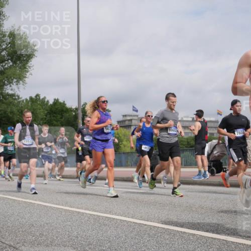 29.06.2025 - hella hamburg halbmarathon Luisa Fischer http://msf.ph/oto/8442712 29.06.2025 10:24:14 Kennedybrücke 3434, 14819, 18764, 15572, 9501, 5625, 19125, 10602, 7608, 15470, 1266, 1658, 2325, 2383, 2986, 3247, 3434, 3813, 4082, 4350, 5041, 5625, 5767, 6275, 6308, 7018, 7608, 8726, 8844, 9100, 9501, 10602 meine-sportfotos.de