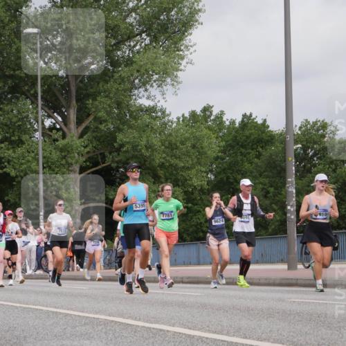 29.06.2025 - hella hamburg halbmarathon Luisa Fischer http://msf.ph/oto/8442885 29.06.2025 10:24:34 Kennedybrücke 5061, 7522, 7228, 5395, 7781, 9624, 095, 610, 2635, 2271, 2635, 3122, 4786, 5061, 5373, 5395, 5957, 7228, 7522, 7781, 8095, 9624, 10874 meine-sportfotos.de