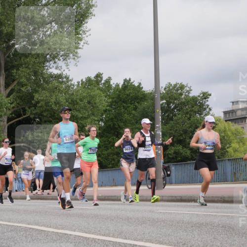 29.06.2025 - hella hamburg halbmarathon Luisa Fischer http://msf.ph/oto/8442892 29.06.2025 10:24:35 Kennedybrücke 061, 10874, 1449, 7522, 7228, 5395, 7781, 9624, 095, 610, 635, 2271, 2635, 3122, 3817, 4786, 5061, 5395, 5957, 7228, 7522, 7781, 8095, 9624, 10874 meine-sportfotos.de