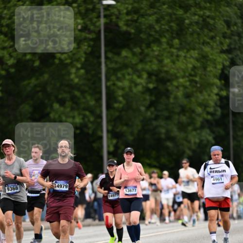 29.06.2025 - hella hamburg halbmarathon Dr. Thomas Lammeyer http://msf.ph/oto/8442906 29.06.2025 10:57:28 Kennedybrücke 2291, 2420, 2983, 4595, 6135, 6604, 7032, 7039, 7511, 7690, 9368, 10080, 10417, 10490, 10568, 10879, 10981, 11268 meine-sportfotos.de
