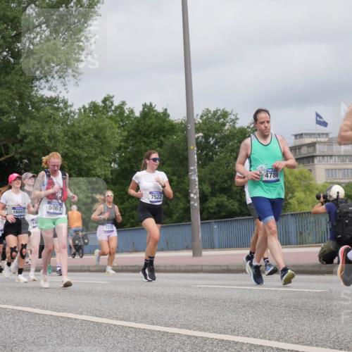 29.06.2025 - hella hamburg halbmarathon Luisa Fischer http://msf.ph/oto/8442919 29.06.2025 10:24:38 Kennedybrücke 107, 2271, 16045, 108, 5061, 7228, 7522, 4786, 5395, 1401, 2271, 2635, 3122, 3817, 4786, 5061, 5395, 5493, 5957, 6086, 7228, 7522, 7781, 8095, 9499, 9624, 10874 meine-sportfotos.de
