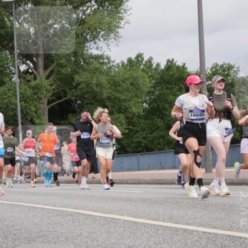 29.06.2025 - hella hamburg halbmarathon Luisa Fischer http://msf.ph/oto/8442959 29.06.2025 10:24:40 Kennedybrücke 16586, 16600, 9499, 401, 5493, 7903, 16107, 2271, 16045, 7228, 1401, 2271, 3122, 3817, 4697, 4786, 5061, 5395, 5493, 5957, 6086, 7228, 7522, 7781, 8095, 8286, 9499, 9624, 10374, 10874 meine-sportfotos.de