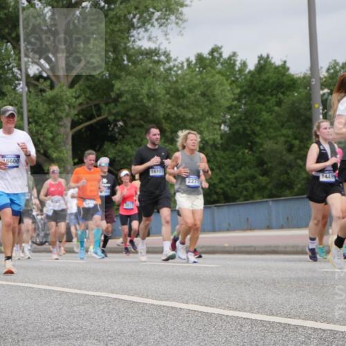 29.06.2025 - hella hamburg halbmarathon Luisa Fischer http://msf.ph/oto/8442963 29.06.2025 10:24:40 Kennedybrücke 6600, 6586, 5493, 3817, 16107, 2271, 1449, 45, 1401, 2271, 3122, 3817, 4697, 4786, 5061, 5395, 5493, 5957, 6086, 7228, 7522, 7781, 8095, 8286, 9499, 9624, 10374, 10874 meine-sportfotos.de