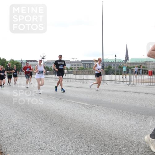 29.06.2025 - hella hamburg halbmarathon Lena Gebhardt http://msf.ph/oto/8442969 29.06.2025 10:29:38 Lombardsbrücke 18299, 18299, 7832, 1063, 1230, 1661, 1694, 2302, 2699, 3179, 3311, 3524, 4349, 4373, 4395, 4580, 5350, 6285, 6345, 6725, 7449, 7517, 7832, 8048, 8388, 8812, 9095, 9714, 9937, 10198, 10322, 10641, 10808, 10996, 11249, 11269, 11376, 11444, 11634, 11792, 11803, 11989, 12086, 12216, 12227, 12305, 12404, 12958, 13031, 13090, 13382, 13810, 14644, 15266, 15952, 15955, 16306, 16659, 16662, 16673, 16676, 17496, 17945, 18298, 18299, 18385, 18414 meine-sportfotos.de
