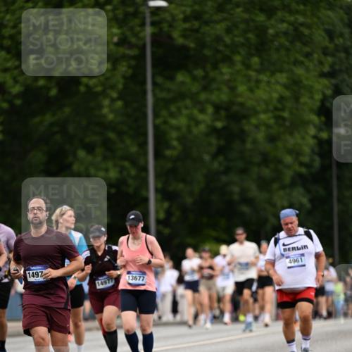 29.06.2025 - hella hamburg halbmarathon Dr. Thomas Lammeyer http://msf.ph/oto/8442987 29.06.2025 10:57:29 Kennedybrücke 2291, 2420, 2983, 4595, 6604, 7032, 7039, 7511, 7690, 9368, 10080, 10417, 10490, 10568, 10879, 10981, 11268 meine-sportfotos.de