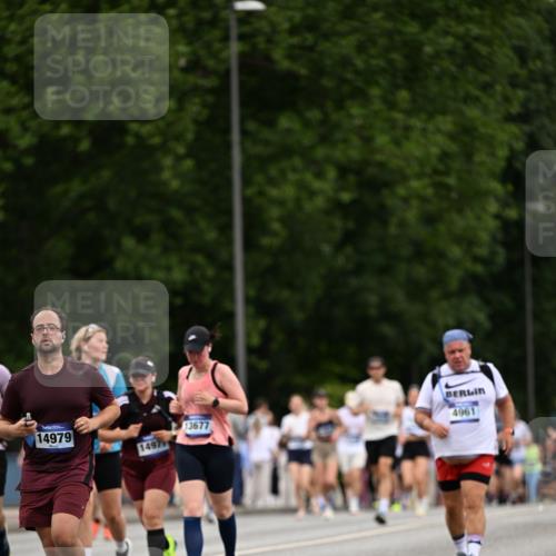 29.06.2025 - hella hamburg halbmarathon Dr. Thomas Lammeyer http://msf.ph/oto/8442996 29.06.2025 10:57:29 Kennedybrücke 2291, 2420, 2983, 4595, 6604, 7032, 7039, 7511, 7690, 9368, 10080, 10417, 10490, 10568, 10879, 10981, 11268 meine-sportfotos.de