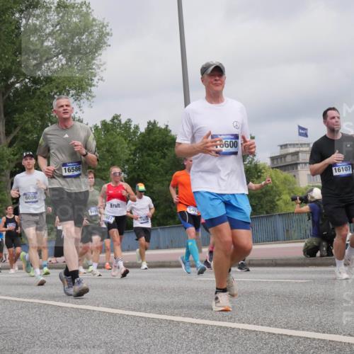 29.06.2025 - hella hamburg halbmarathon Luisa Fischer http://msf.ph/oto/8443009 29.06.2025 10:24:44 Kennedybrücke 17035, 6086, 16586, 9499, 1401, 19012, 5493, 6600, 16107, 1401, 2271, 2315, 2353, 3122, 3770, 3817, 4697, 5061, 5122, 5493, 5957, 6086, 7075, 7228, 7522, 8286, 9369, 9499, 9532, 10374 meine-sportfotos.de