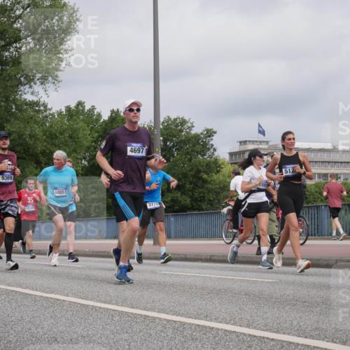 29.06.2025 - hella hamburg halbmarathon Luisa Fischer http://msf.ph/oto/8443022 29.06.2025 10:24:48 Kennedybrücke 11111, 6475, 9369, 95, 18851, 15104, 4697, 3770, 512, 15752, 1072, 1191, 1250, 1401, 2315, 2353, 3606, 3770, 3817, 4697, 5122, 5493, 5759, 6086, 7075, 8286, 9369, 9499, 9532, 10019, 10125, 10374 meine-sportfotos.de
