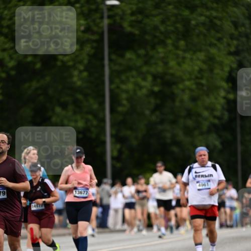 29.06.2025 - hella hamburg halbmarathon Dr. Thomas Lammeyer http://msf.ph/oto/8443023 29.06.2025 10:57:29 Kennedybrücke 2291, 2420, 2983, 4595, 6604, 7032, 7039, 7511, 7690, 9368, 10080, 10417, 10490, 10568, 10879, 10981, 11268 meine-sportfotos.de
