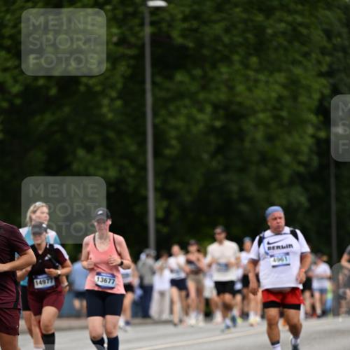 29.06.2025 - hella hamburg halbmarathon Dr. Thomas Lammeyer http://msf.ph/oto/8443040 29.06.2025 10:57:29 Kennedybrücke 2291, 2420, 2983, 4595, 6604, 7032, 7039, 7511, 7690, 9368, 10080, 10417, 10490, 10568, 10879, 10981, 11268 meine-sportfotos.de