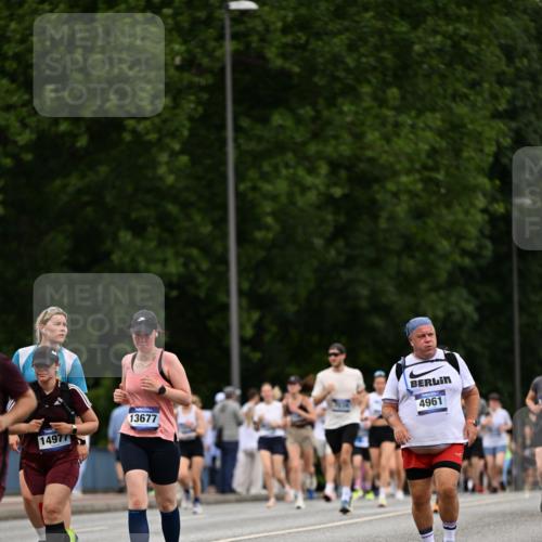 29.06.2025 - hella hamburg halbmarathon Dr. Thomas Lammeyer http://msf.ph/oto/8443053 29.06.2025 10:57:30 Kennedybrücke 2291, 2420, 2983, 4595, 7032, 7039, 7511, 7690, 7890, 9368, 10080, 10417, 10490, 10568, 10879, 10981, 11268 meine-sportfotos.de