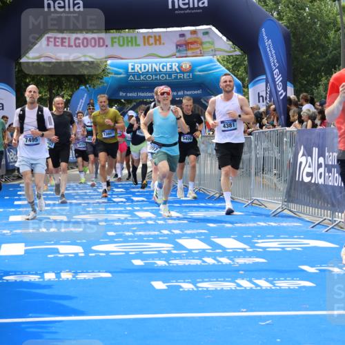 29.06.2025 - hella hamburg halbmarathon Strokosch-Dieckow http://msf.ph/oto/8443057 29.06.2025 10:40:08 Ziel 2826, 3547, 4381, 5007, 5050, 5409, 5410, 5508, 5803, 5916, 6080, 7495, 8465, 8933, 10968, 11731, 12091, 12704, 13514, 13667, 14699, 15424, 17973, 18614, 18979 meine-sportfotos.de