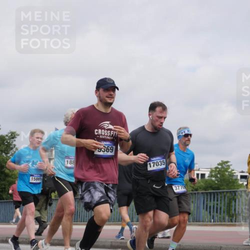 29.06.2025 - hella hamburg halbmarathon Luisa Fischer http://msf.ph/oto/8443060 29.06.2025 10:24:51 Kennedybrücke 15869, 15104, 188, 9369, 17035, 3770, 1072, 1191, 1250, 1401, 2315, 2353, 2529, 2815, 2841, 3606, 3770, 4697, 5122, 5412, 5759, 6103, 7075, 8286, 8959, 9326, 9369, 9483, 9499, 9532, 10019, 10125, 10374, 10787 meine-sportfotos.de