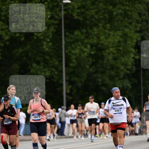 29.06.2025 - hella hamburg halbmarathon Dr. Thomas Lammeyer http://msf.ph/oto/8443061 29.06.2025 10:57:30 Kennedybrücke 2291, 2420, 2983, 4595, 7032, 7039, 7511, 7690, 7890, 9368, 10080, 10417, 10490, 10568, 10879, 10981, 11268 meine-sportfotos.de